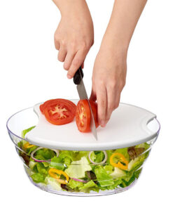 Salad bowl with chopping board lid